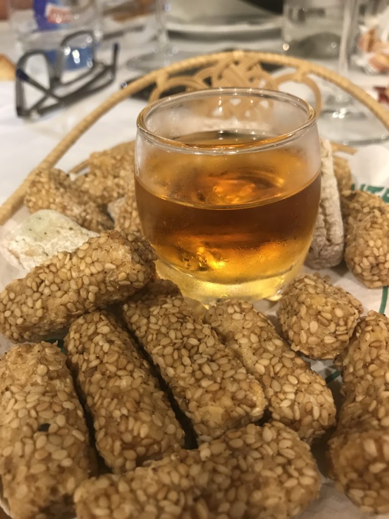 Malvasia with sesame biscuits